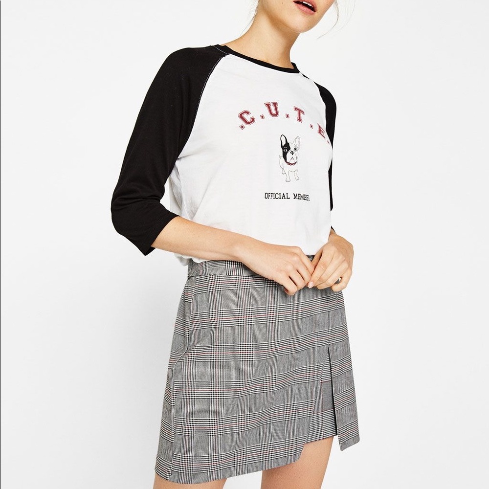 grey plaid skirt!